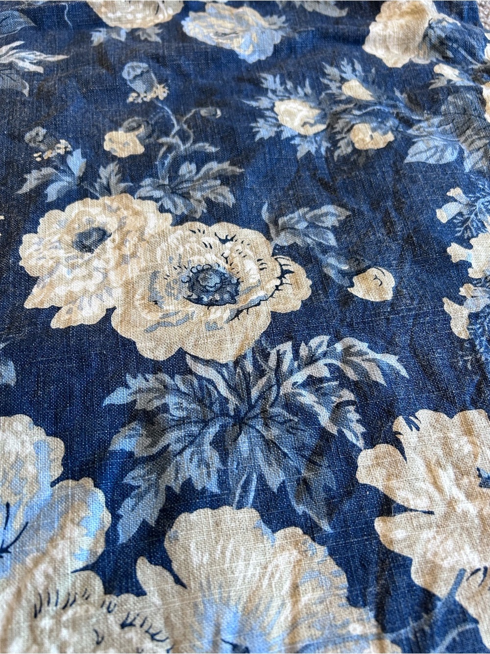Pottery Barn Blue and Cream Floral Linen-Cotton Pillow Cover with Zipper - Picture 4 of 6